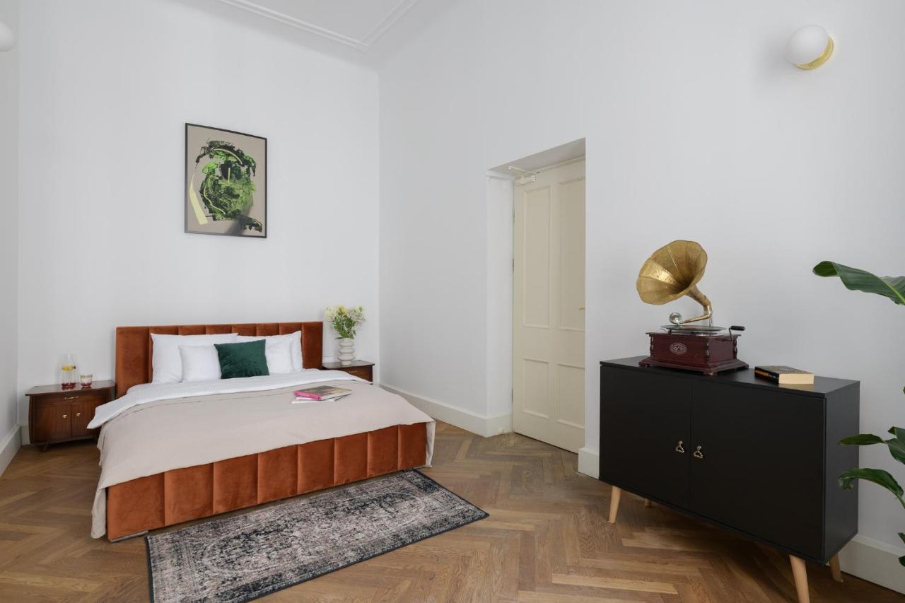 oompH Koszyki Luxurious Apartments Warszawa Zewnętrze zdjęcie